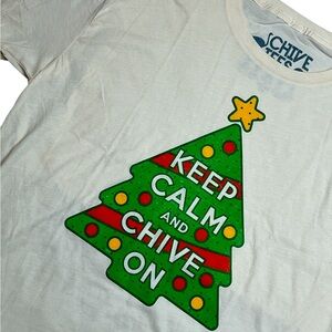The Chivary Chive Tees Christmas “Keep Calm and Chive On” Graphic T Men’s XL Tan